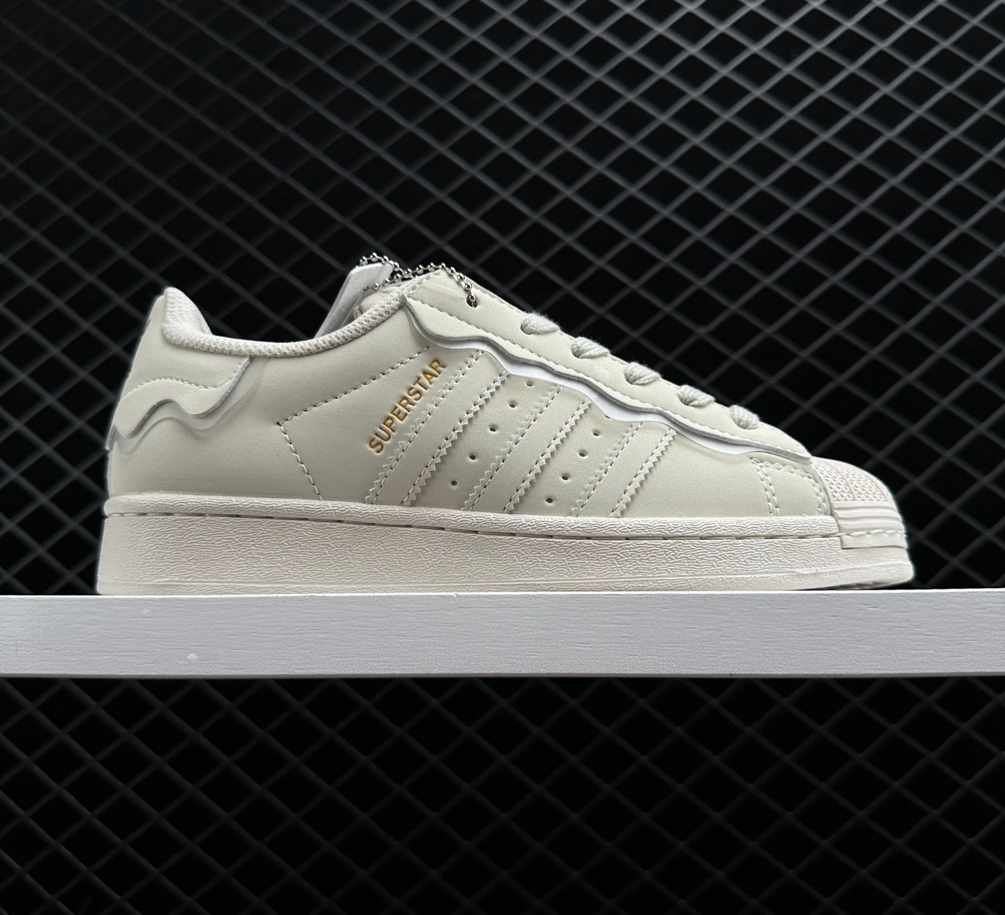 Adidas Originals Superstar Sneakers Creamy White GW4441 - Stylish and Comfortable Footwear
