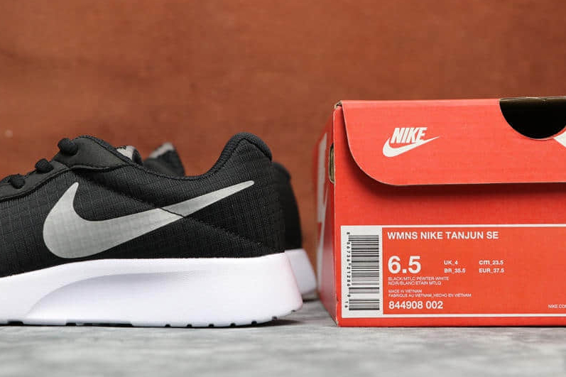 Nike Tanjun SE 'Black White' 844908-002 - Sleek and Stylish Urban Sneakers